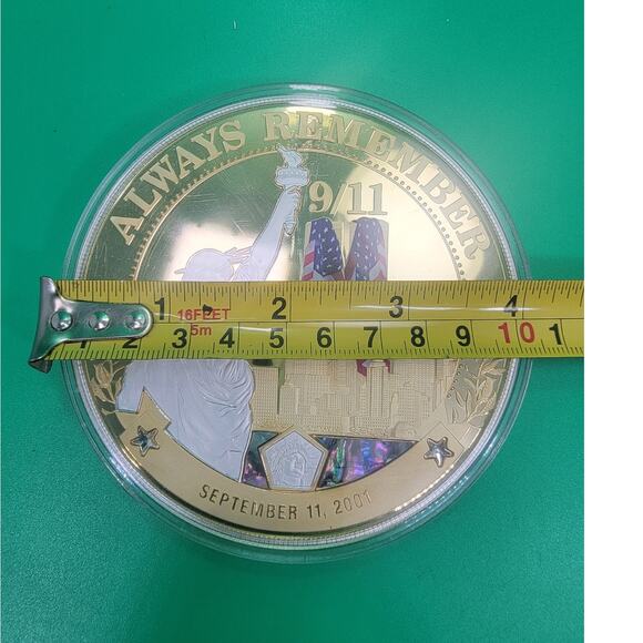 Always Remember 9/11-2021-100 mm Gold & Silver-Plated Coin & 4 Swarovski Crystal - Picture 3 of 6
